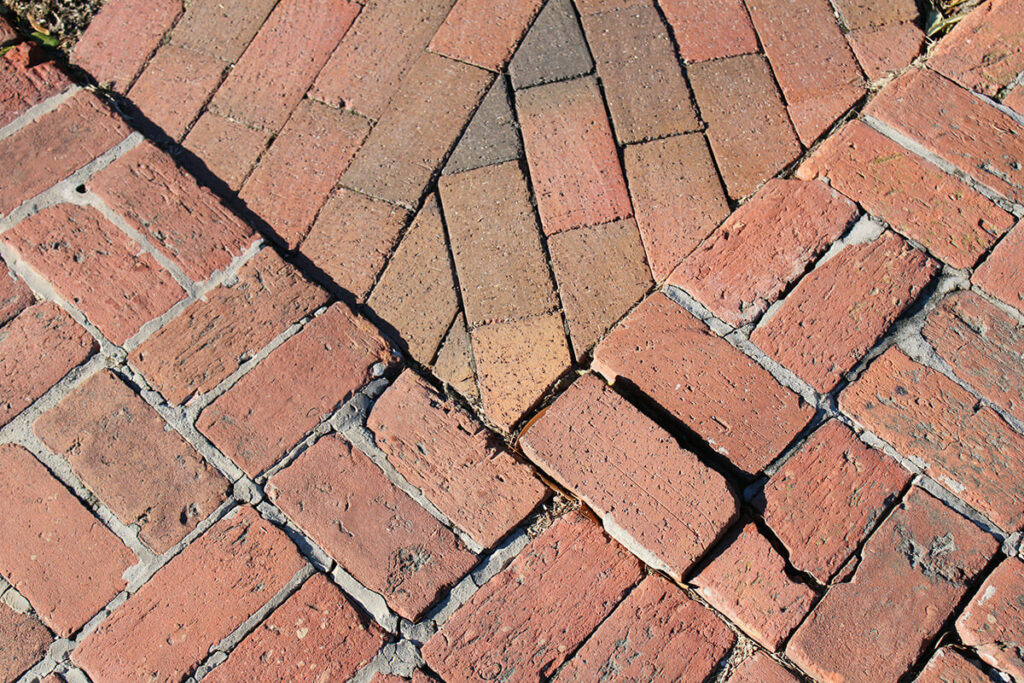 Common Beginner Mistakes To Avoid When Laying Pavers